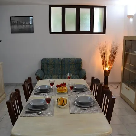 Tavernetta Del Borgo Apartment Specchia